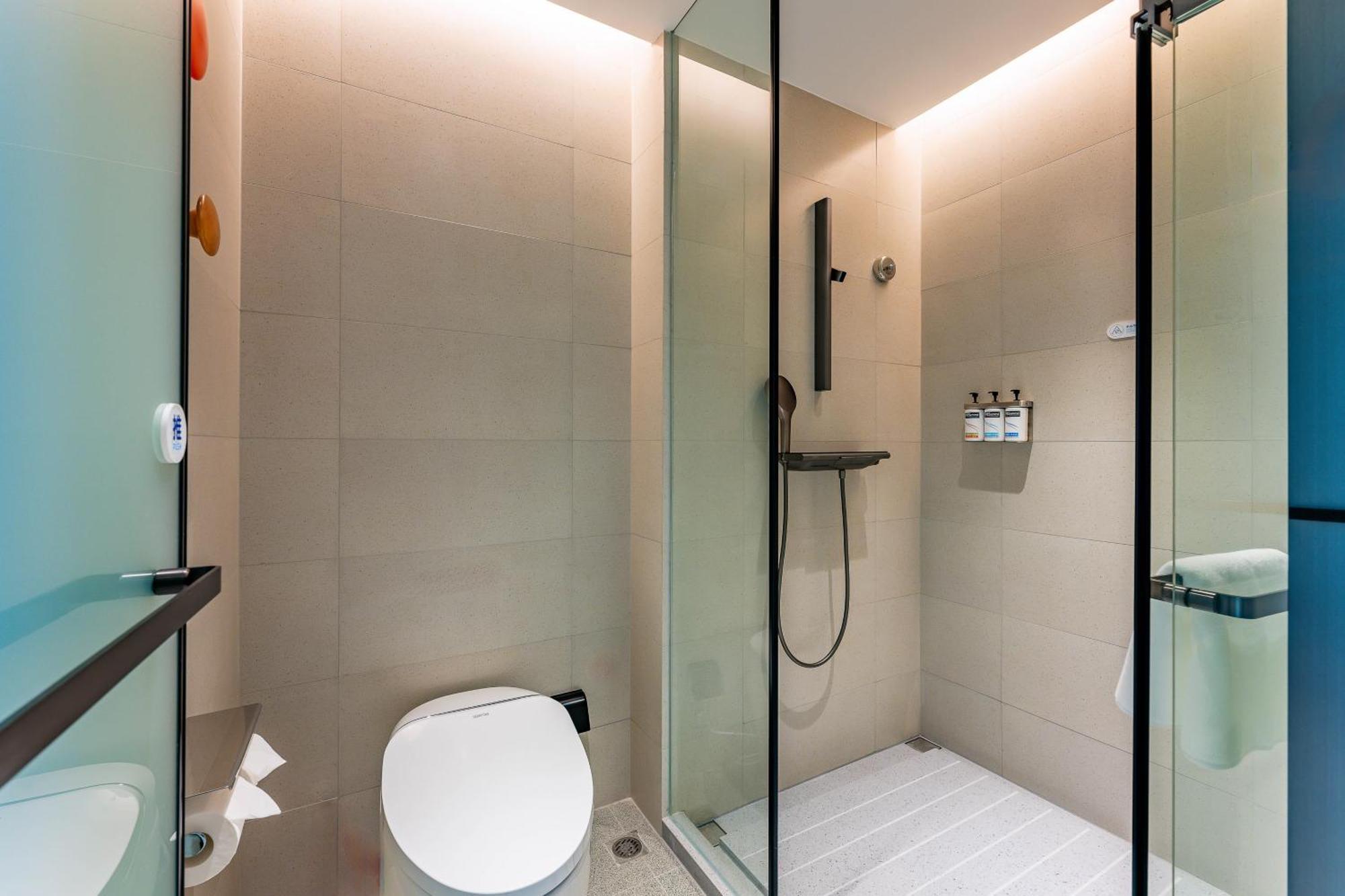 Holiday Inn Express Shanghai Jing'An Temple By Ihg מראה חיצוני תמונה