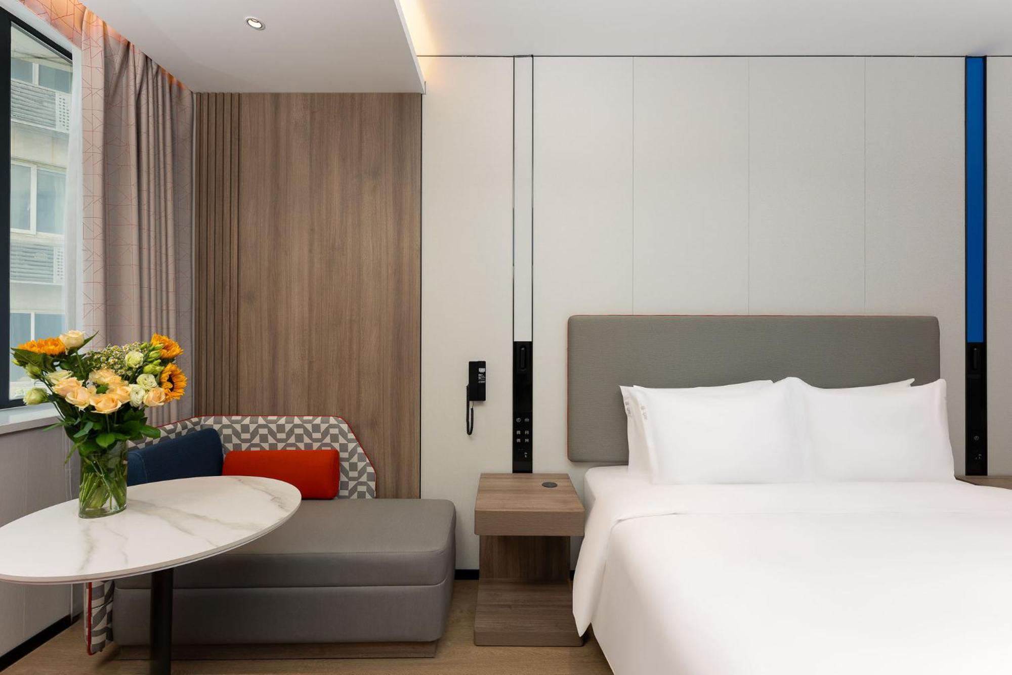 Holiday Inn Express Shanghai Jing'An Temple By Ihg מראה חיצוני תמונה