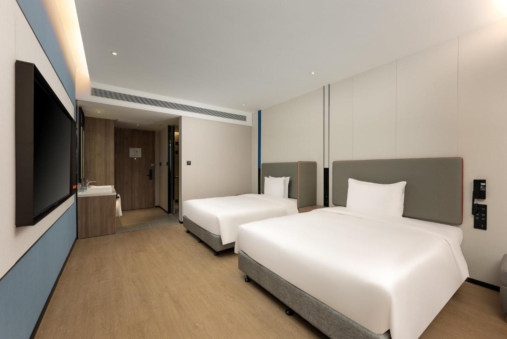 Holiday Inn Express Shanghai Jing'An Temple By Ihg מראה חיצוני תמונה