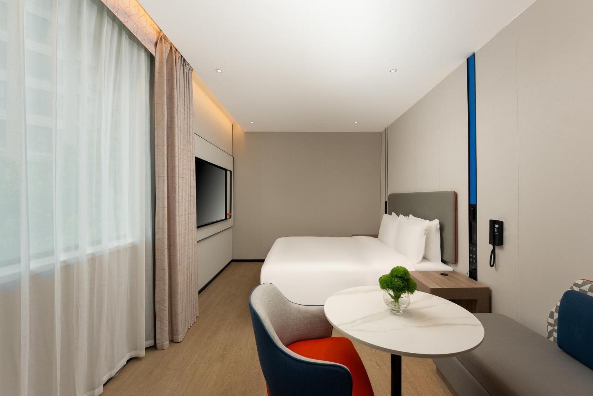 Holiday Inn Express Shanghai Jing'An Temple By Ihg מראה חיצוני תמונה