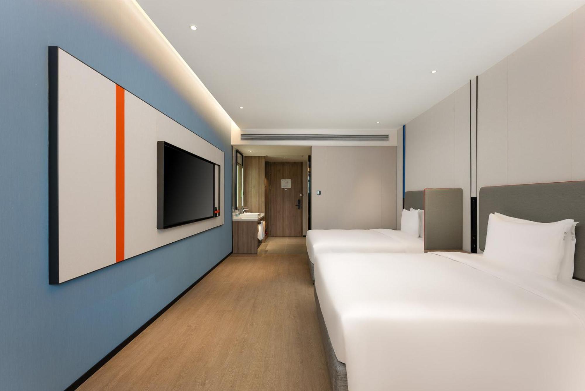 Holiday Inn Express Shanghai Jing'An Temple By Ihg מראה חיצוני תמונה